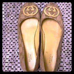 Gucci flats